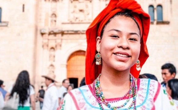Oaxaca - Idioma, moneda y religion