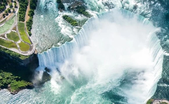 Visita las Cataratas del Niágara: Una atracción natural.